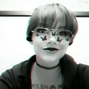 Meet your Posher, Ella-perle